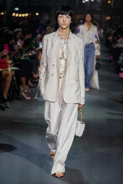 Look 5